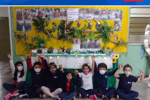 Exposição Boneco Ecológico   Experiência com Alpiste   1º Ano